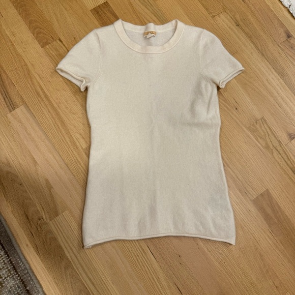 J. Crew 100% Cashmere Short Sleeve Top Sweater Sz XS 
Ivory - Picture 6 of 11
